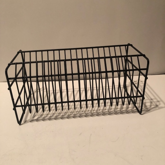 Vintage 1990s CD stand, black heavy wire holds 25 CDs, Organize your CD’s - Picture 2 of 8